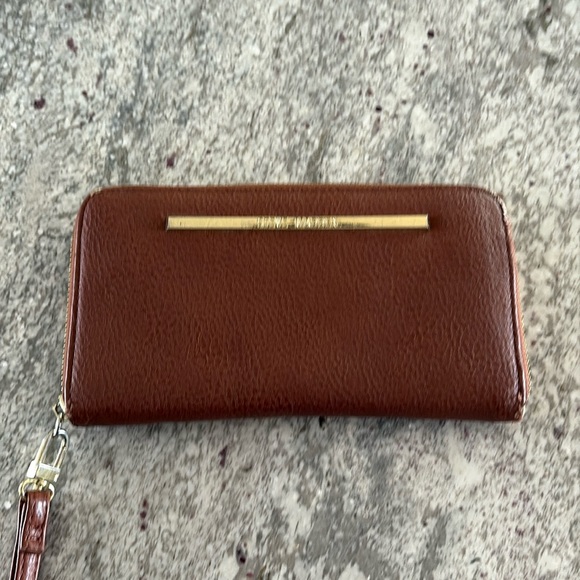 Brown Steve Madden cognac wristlet/wallet - Picture 2 of 8